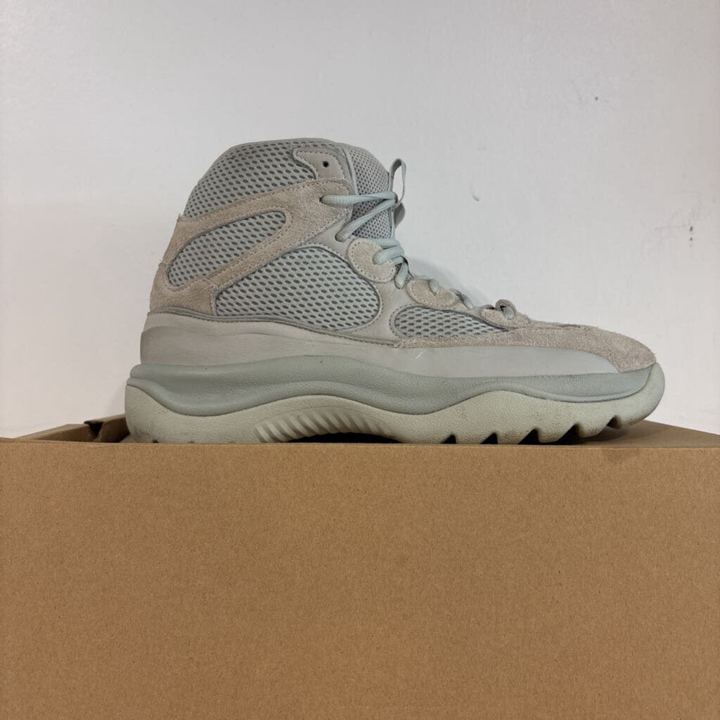 YEEZY DSRT BOOT SALT SZ 11