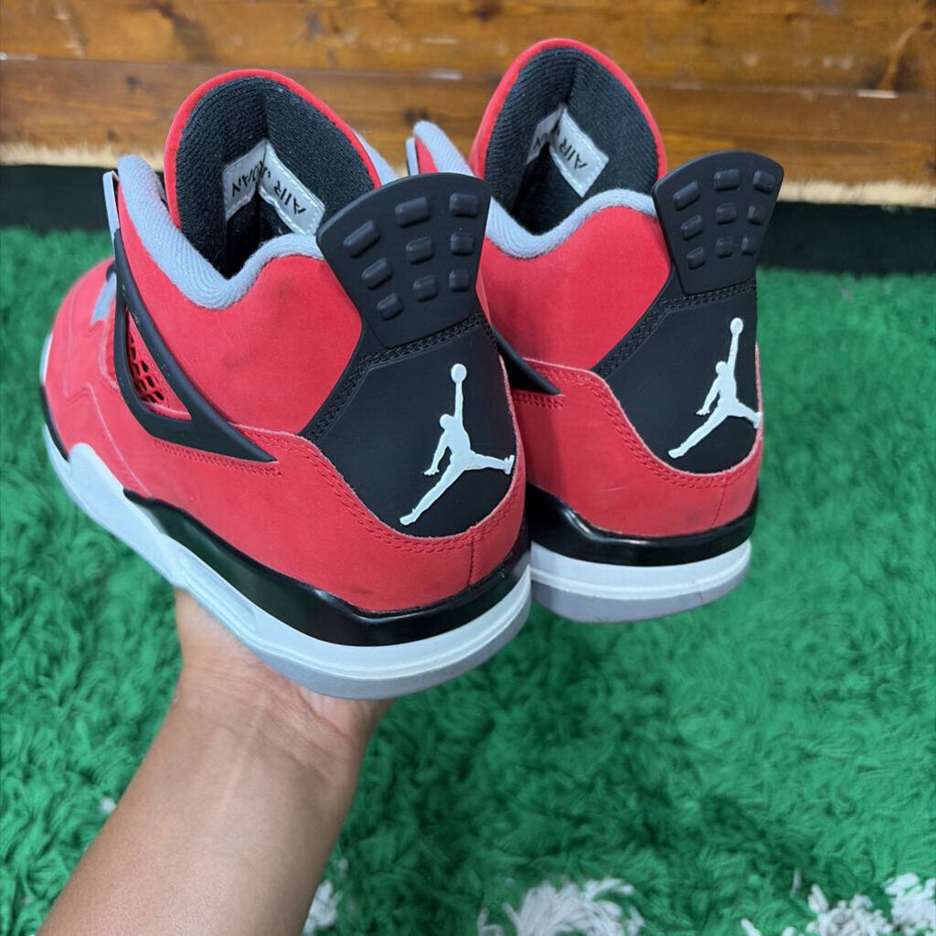 JORDAN 4'S BRAVO TORROS SZ 8.5 (NO BOX)