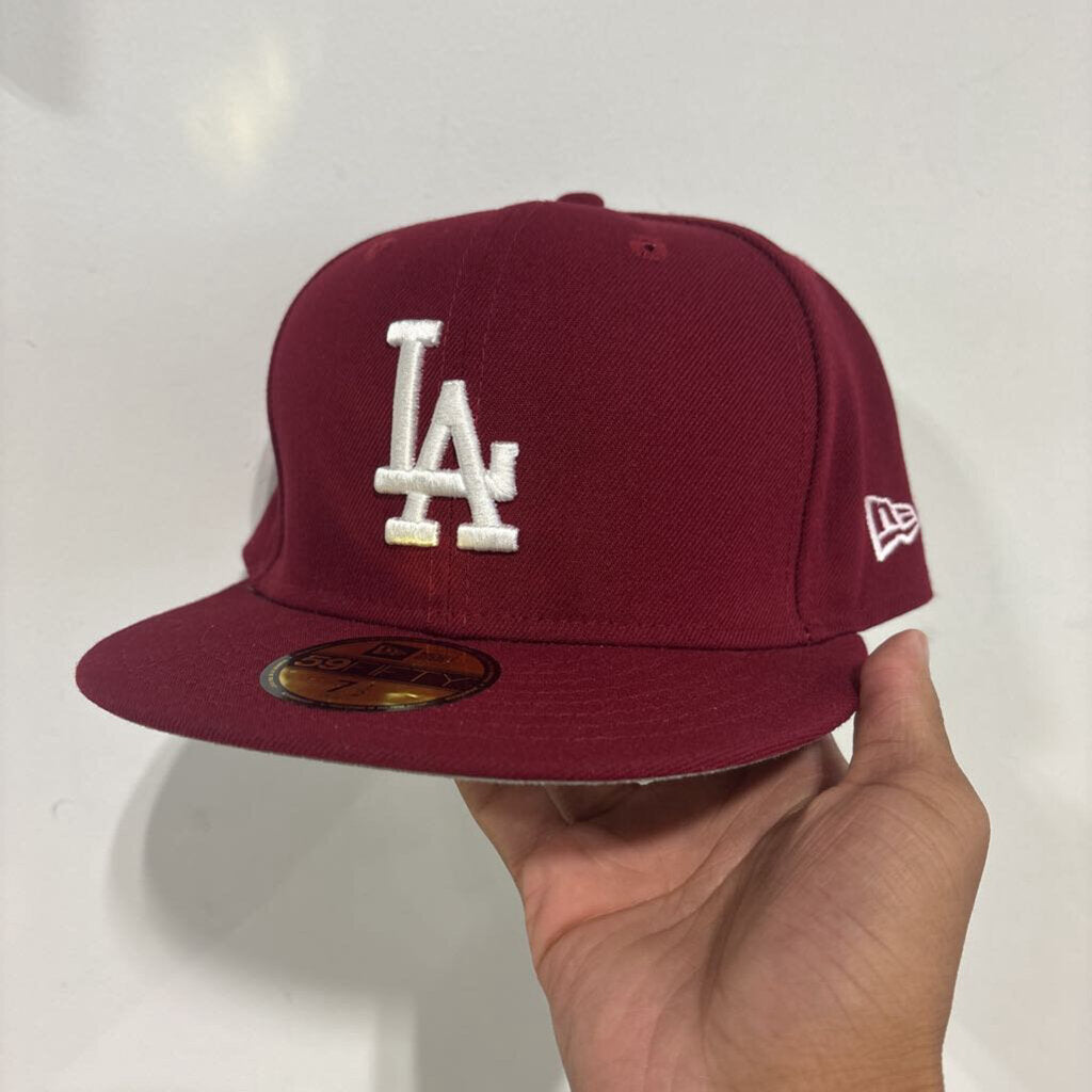 LA FITTED SZ 7 1/2