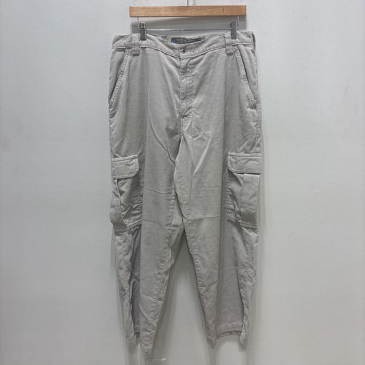VINTAGE LEVI CARGO PANTS 36