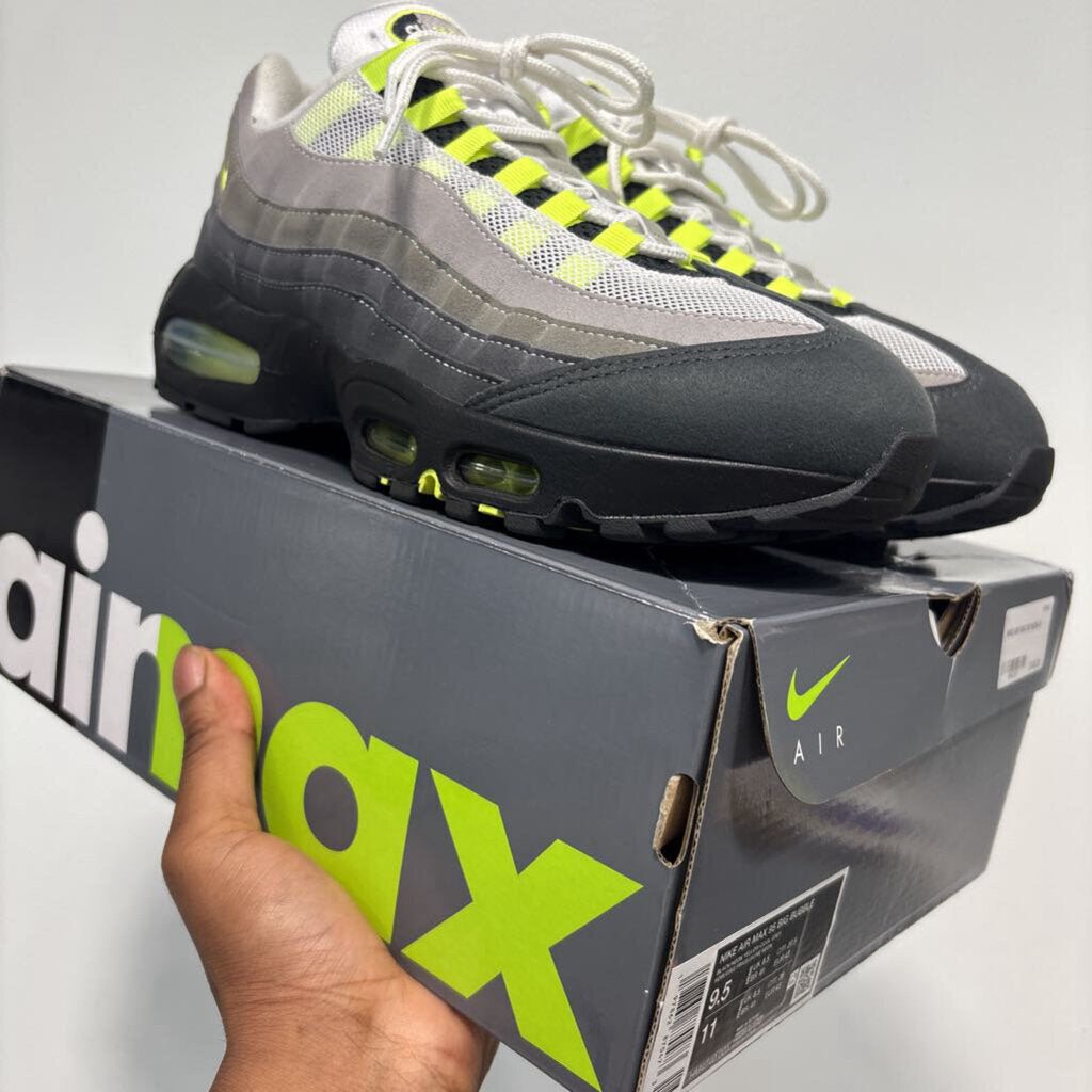 NIKE AIR MAX 95 NEON 9