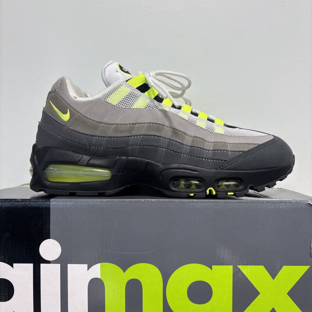 NIKE AIR MAX 95 NEON 9