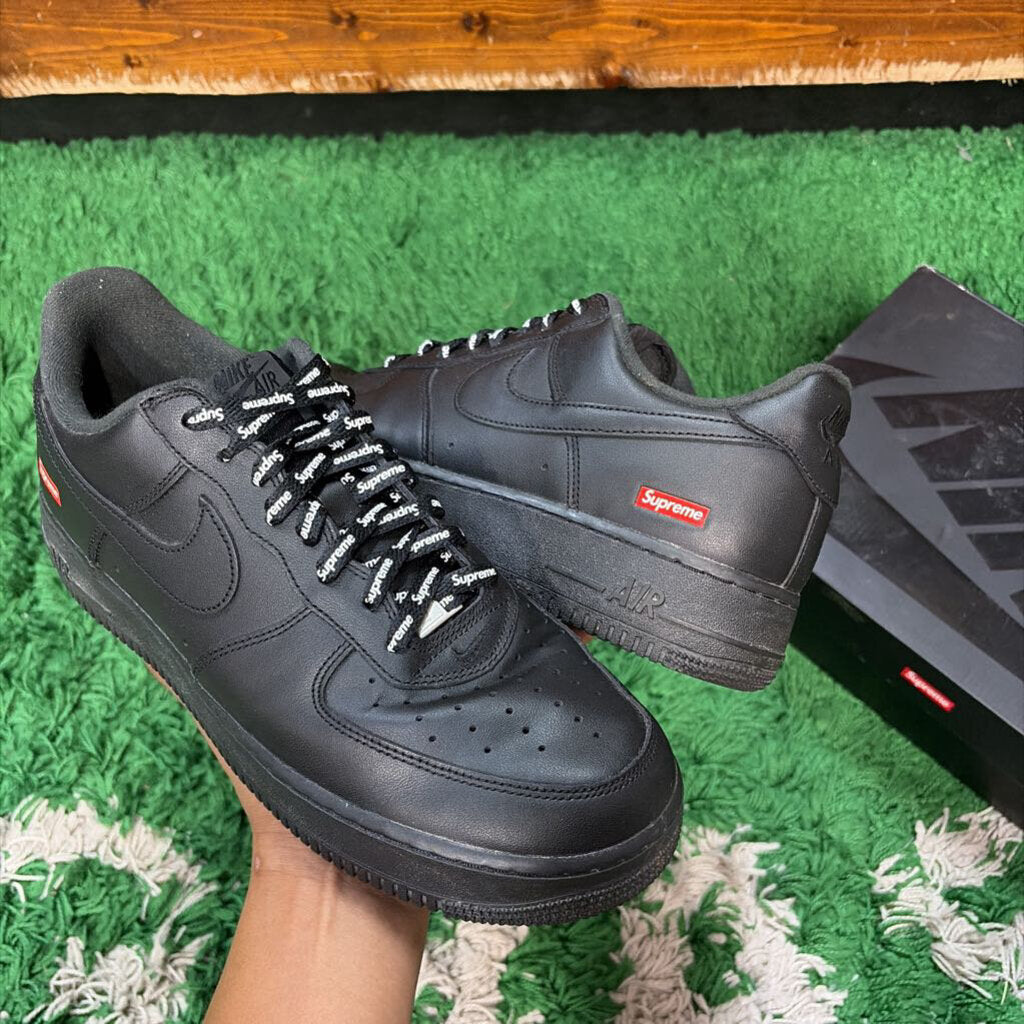 SUPREME NIKE AIR FORCE 1 SZ 10