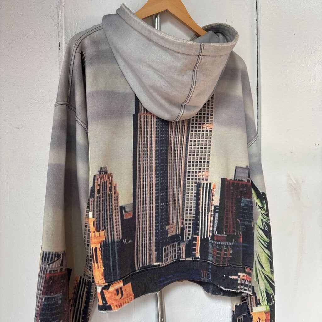 VALE CITY ZIP UP SZ. M