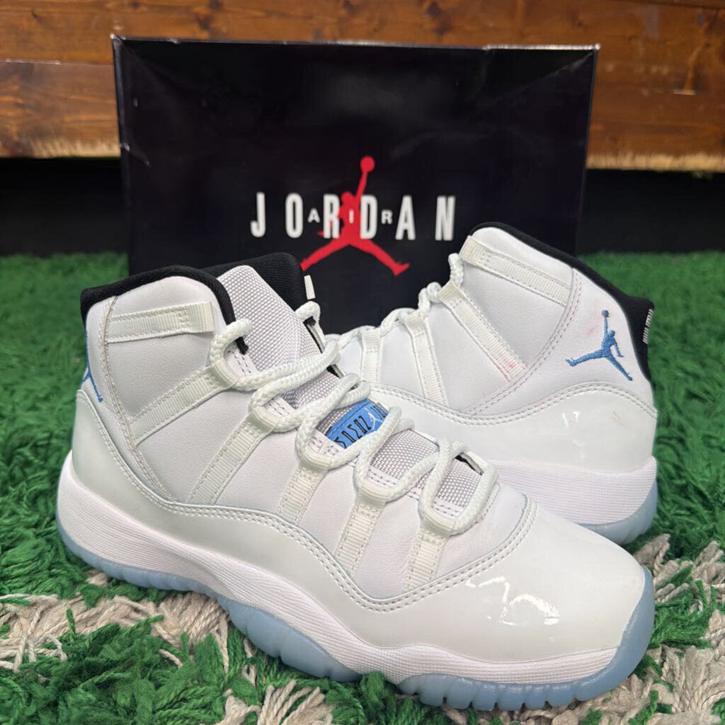 JORDAN 11 LEGEND BLUE SZ. 5 (BOX)