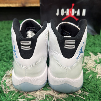 JORDAN 11 LEGEND BLUE SZ. 5 (BOX)