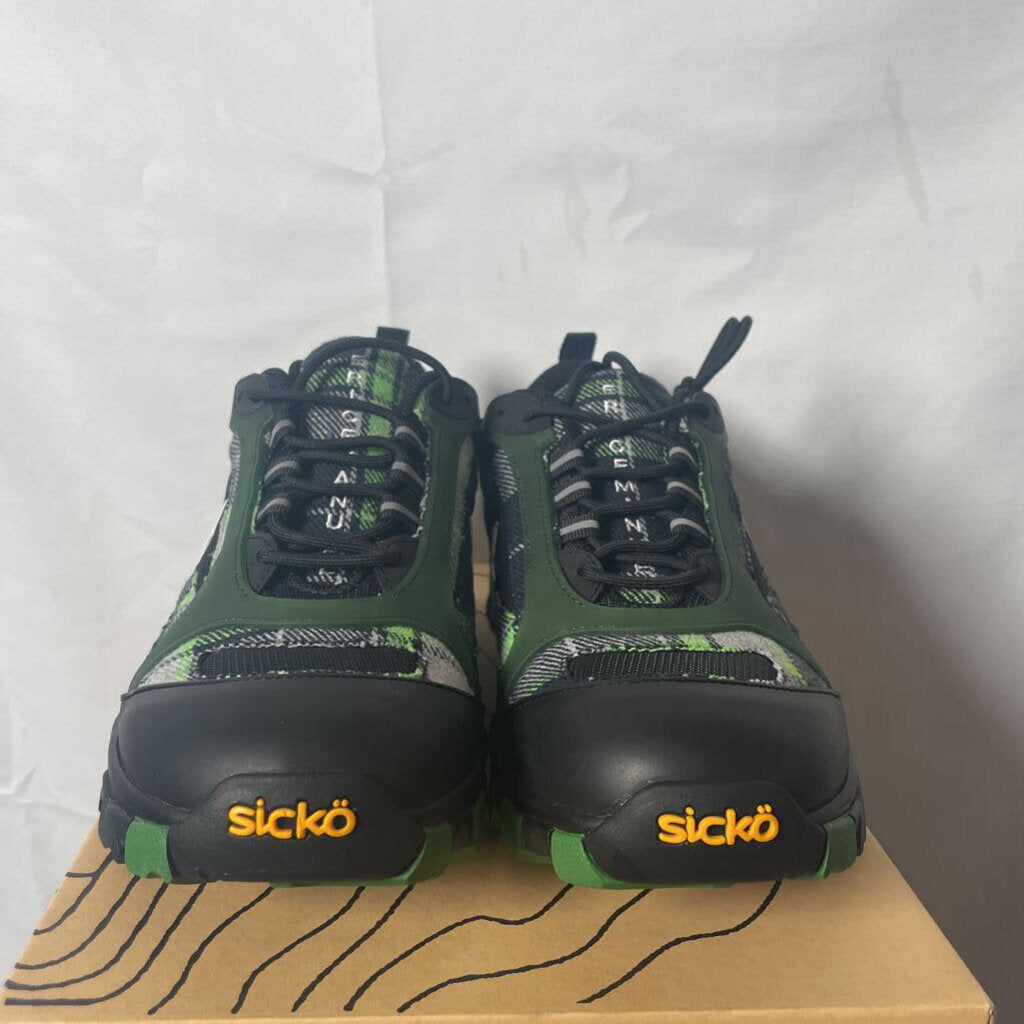 Green and Black EE Sickos Sz. 10