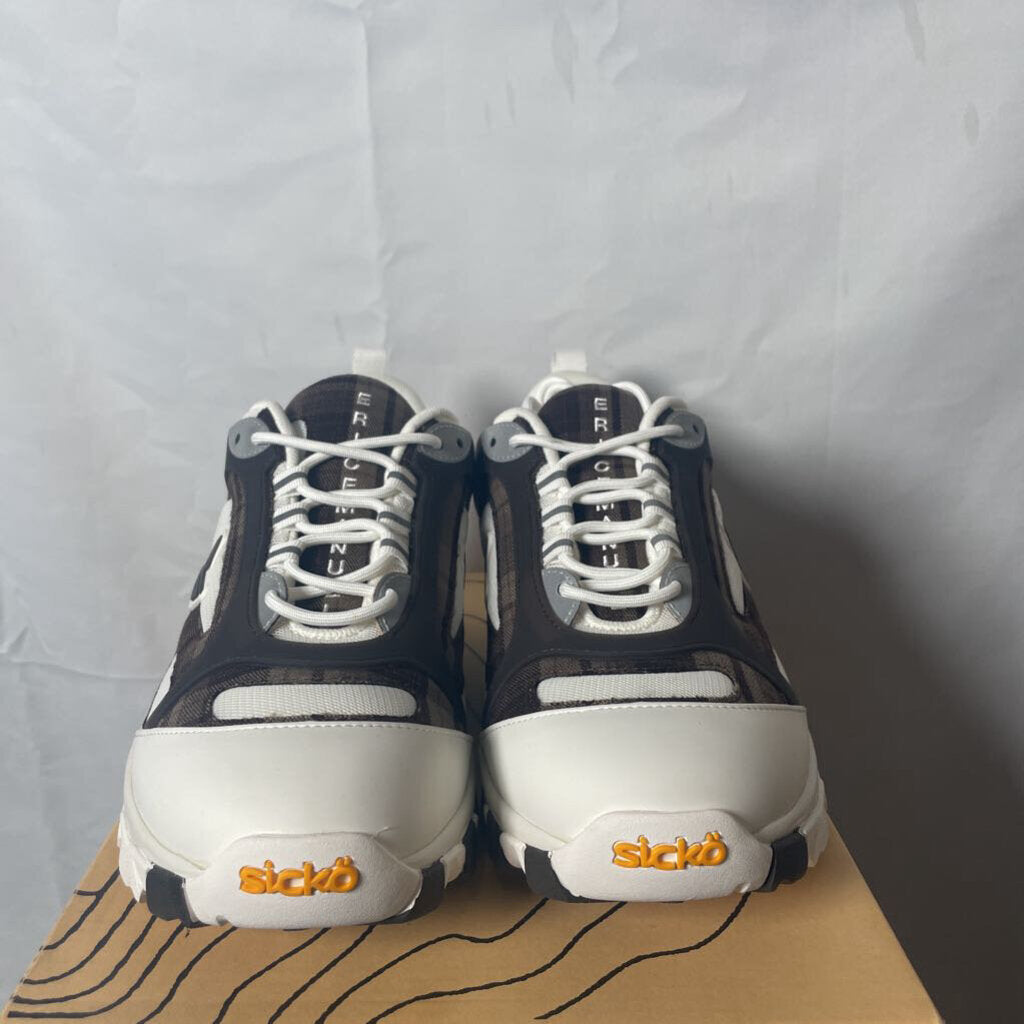 White N Brown EE Sickos Sz. 9.5