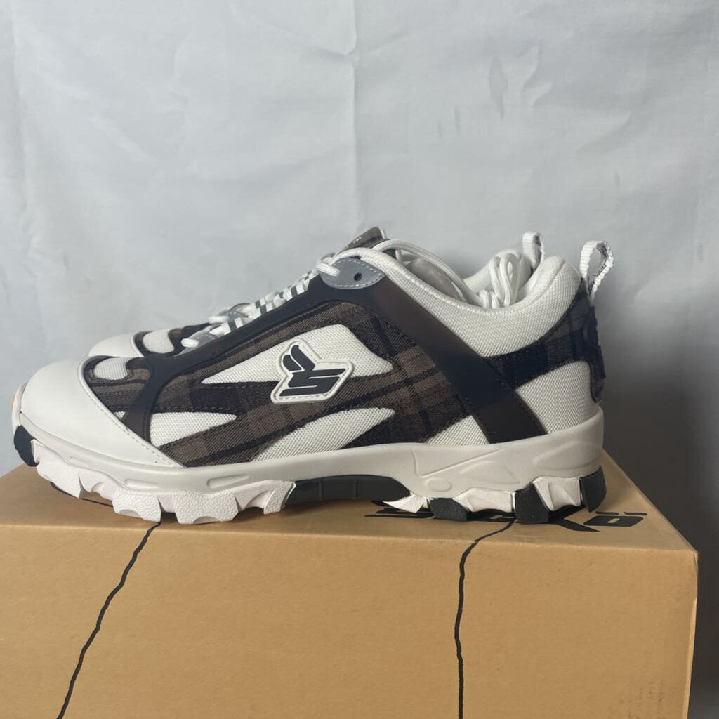 White N Brown EE Sickos Sz. 9.5