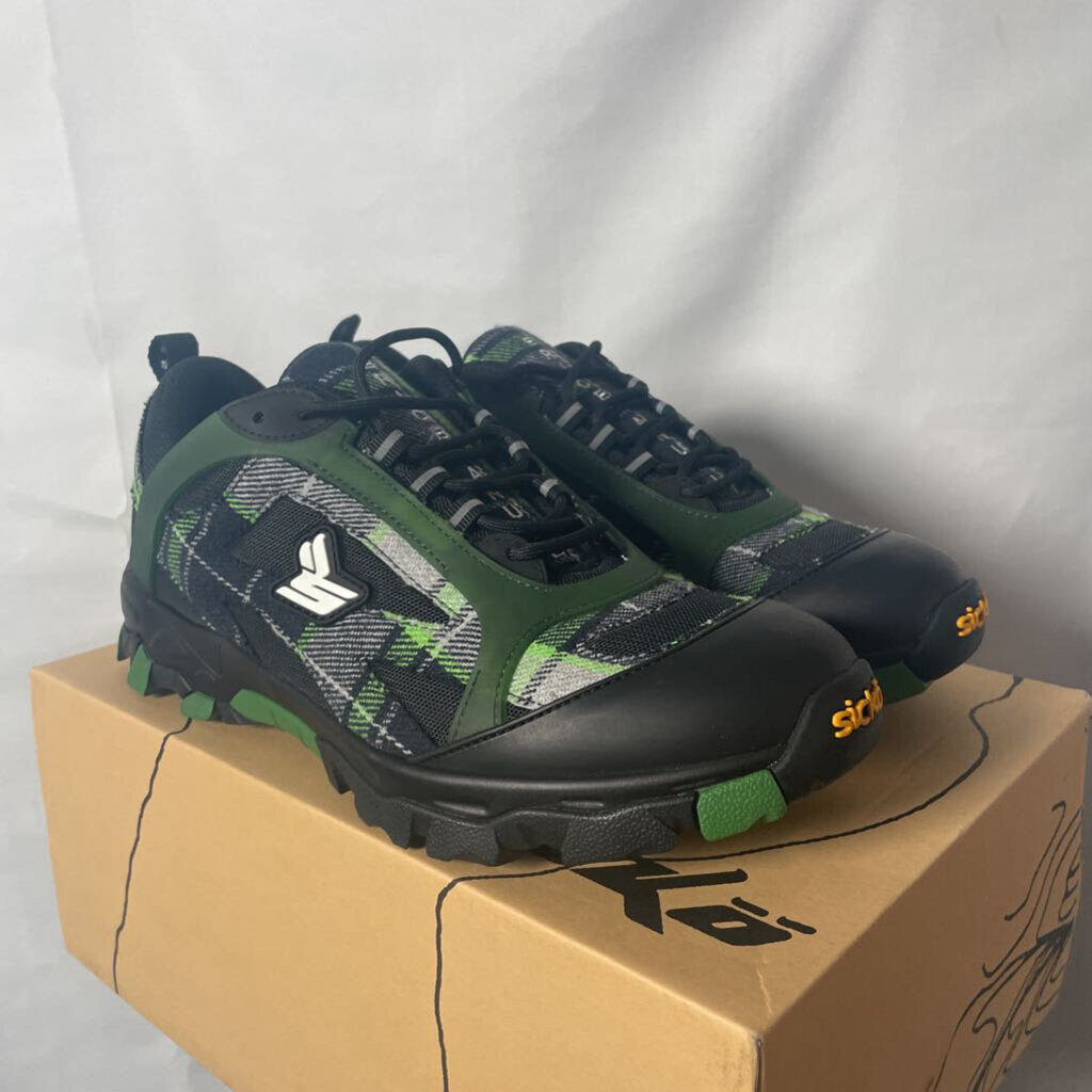 Green n Black EE Sickos Sz. 10