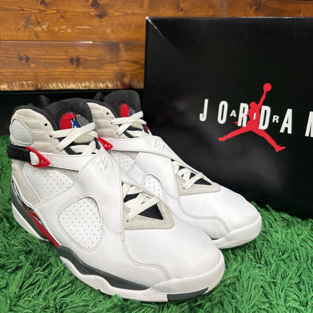 JORDAN 8 BUGS BUNNY SZ. 11.5 (BOX)