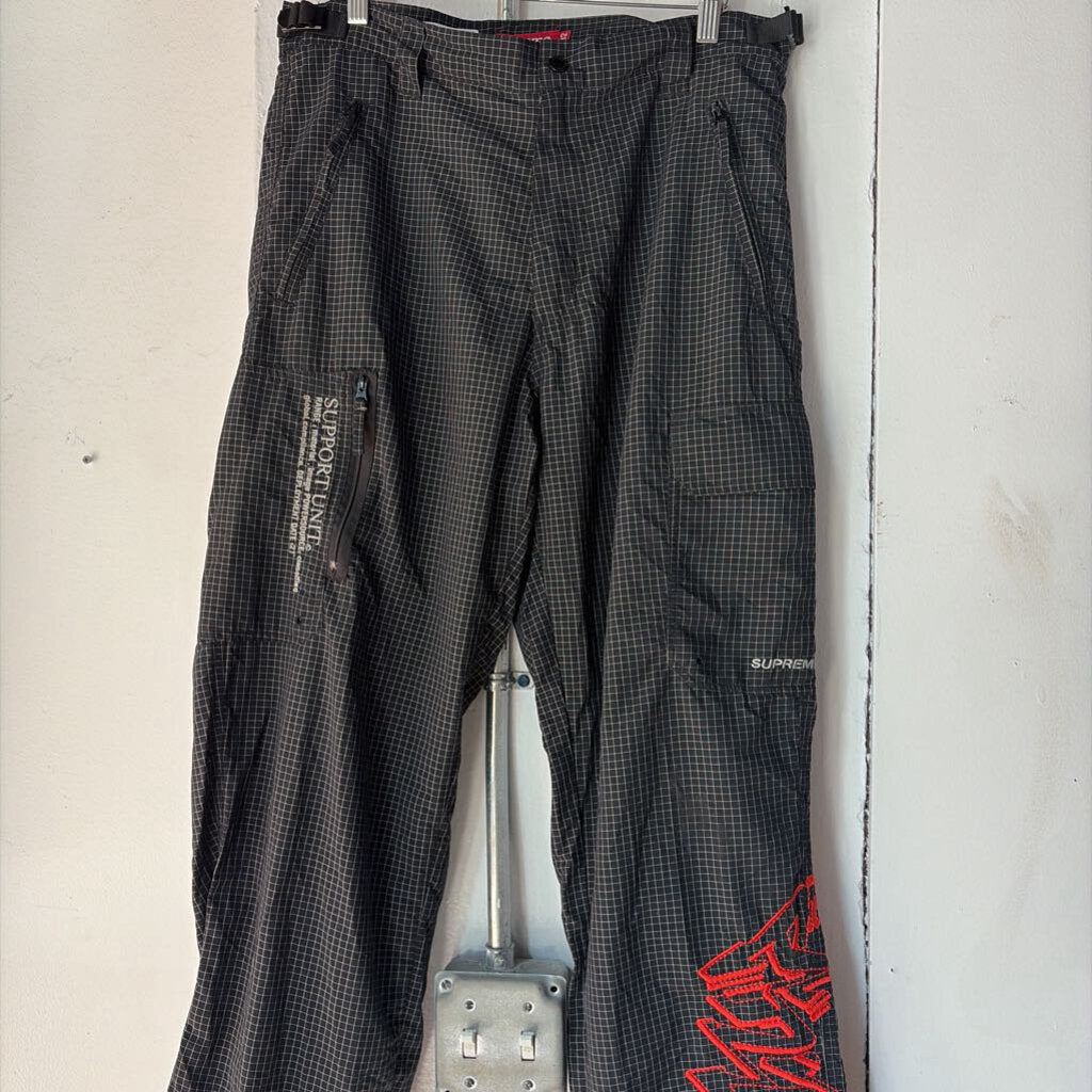 SUPREME NYLON PANTS SZ. 32
