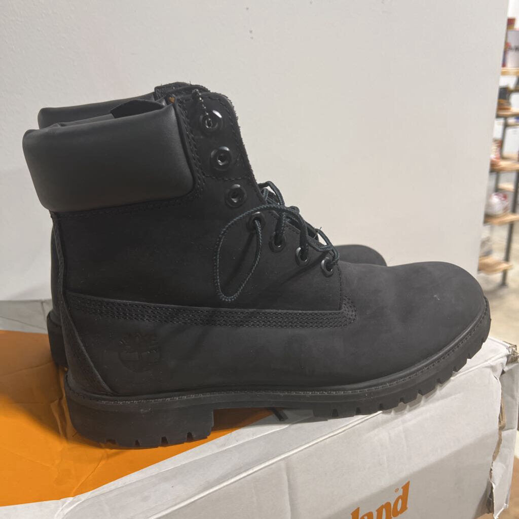 BALCK TIMBS SZ 8.5