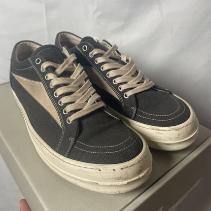 Black RO Vans Sz. 43