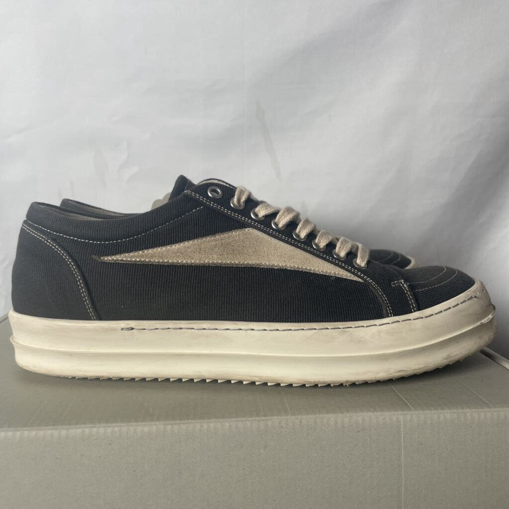 Black RO Vans Sz. 43