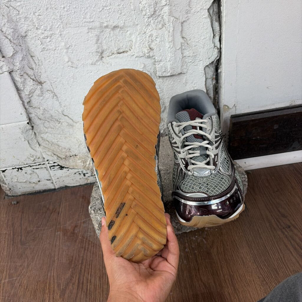 BOTTEGA ORBITS SZ. 44 (NO BOX)