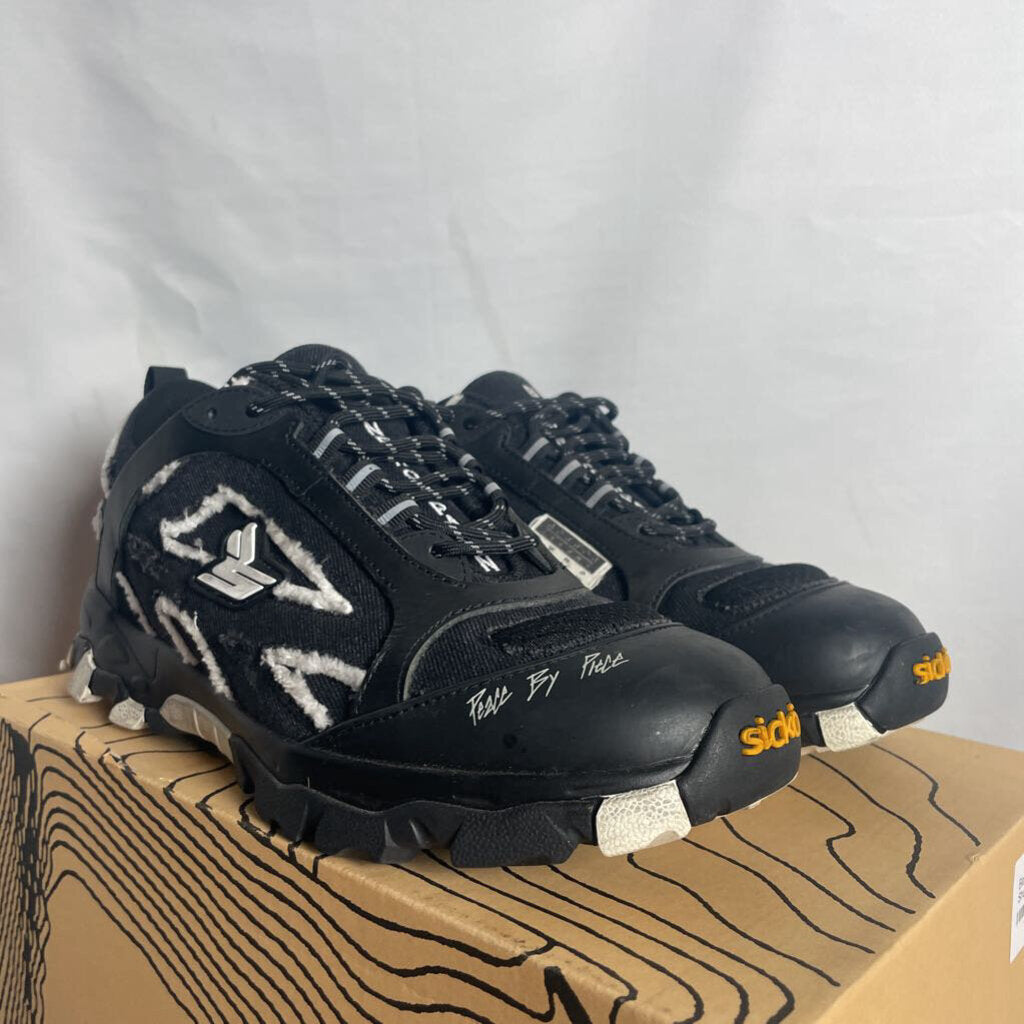 Black Sicko Hiking Shoe Sz. 9