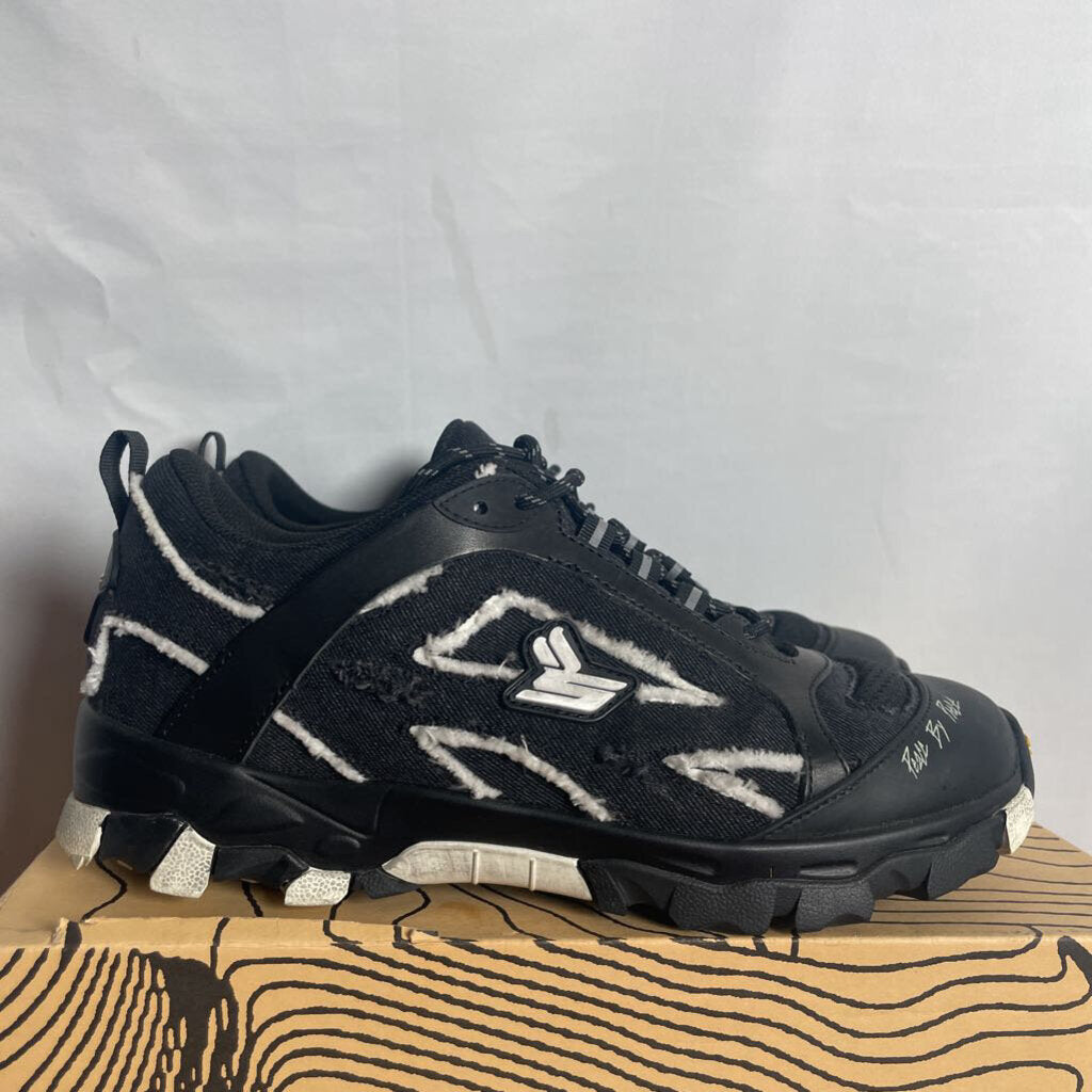 Black Sicko Hiking Shoe Sz. 9