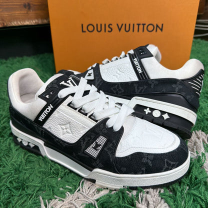 LV TRAINERS (WHITE/BLACK) SZ 9 (BOX)