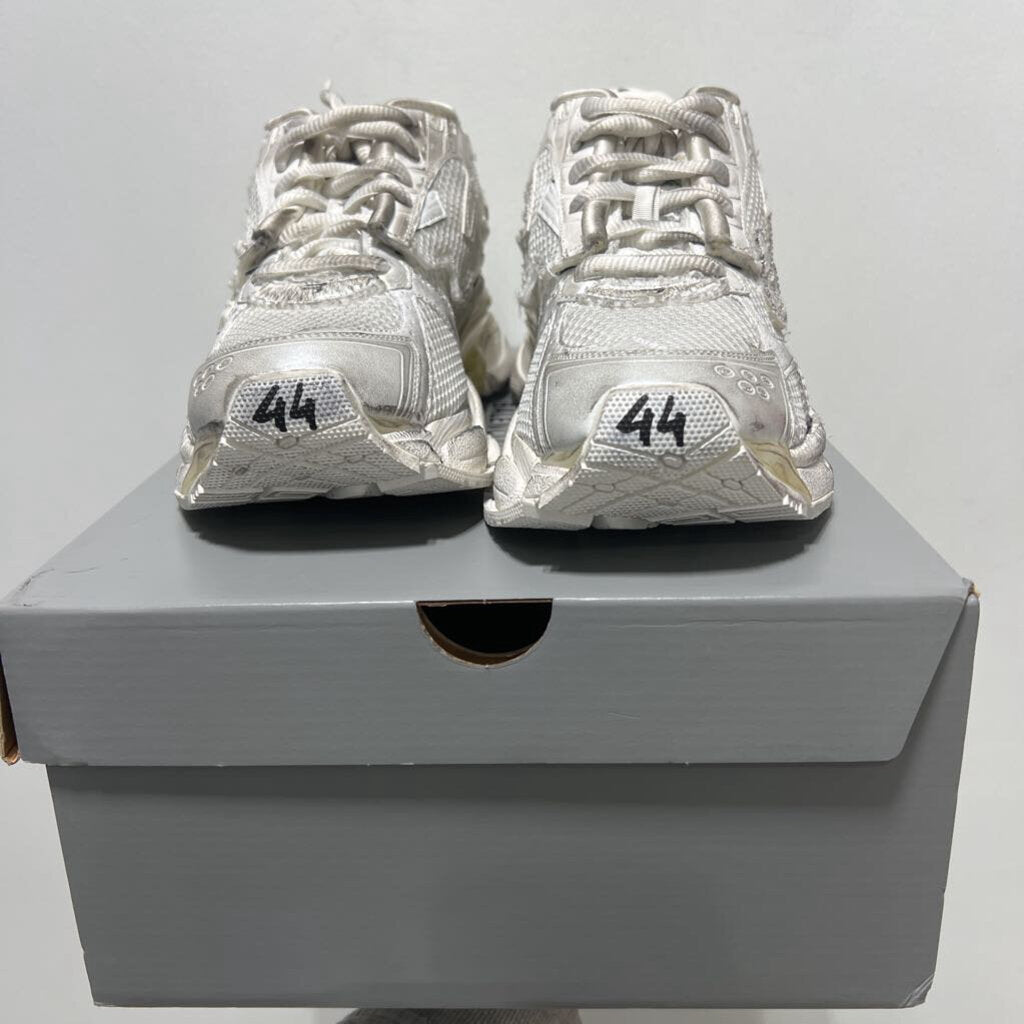 BALENCIAGA RUNNER // SZ44
