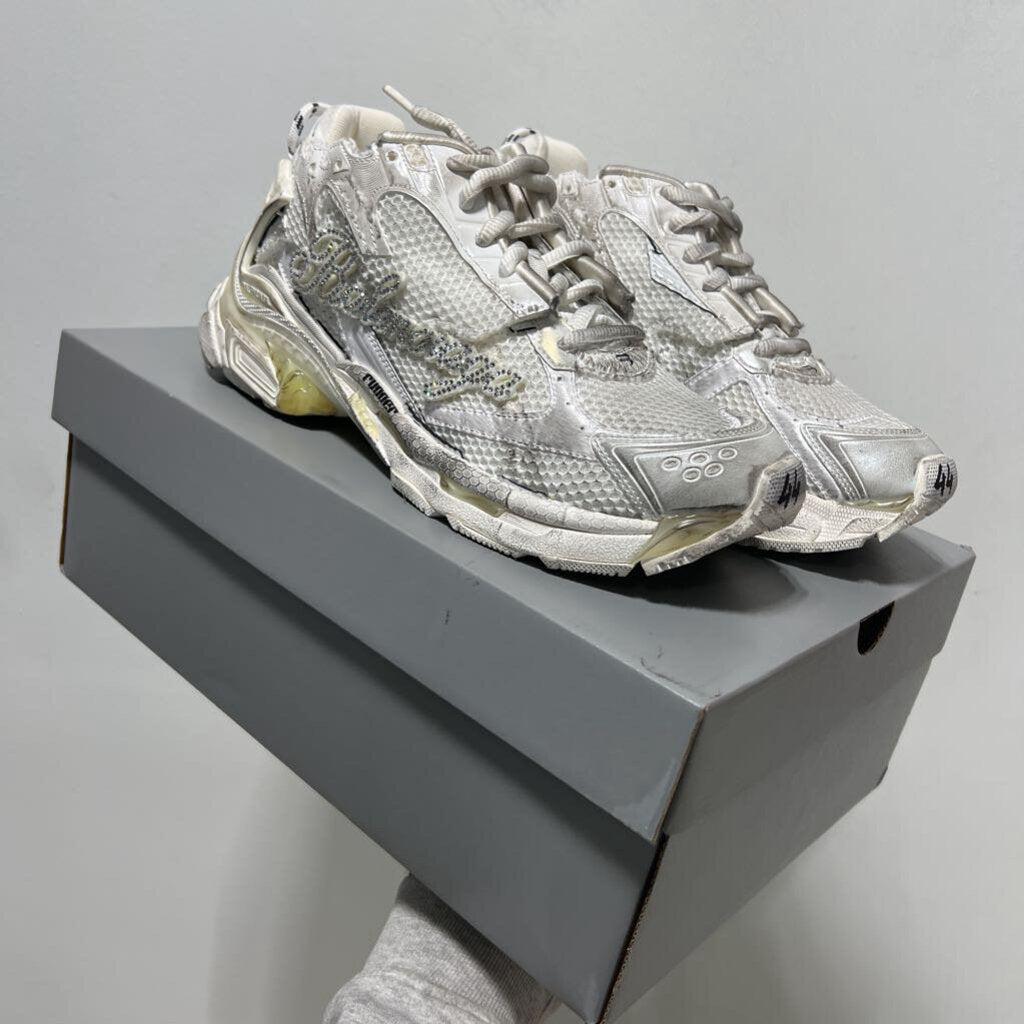 BALENCIAGA RUNNER // SZ44
