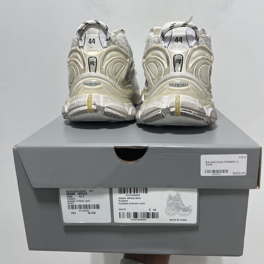 BALENCIAGA RUNNER // SZ44