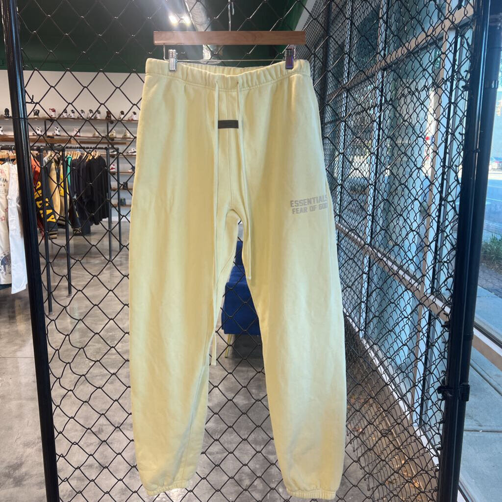 ESSENTIALS SWEATPANTS /SIZE L // $50
