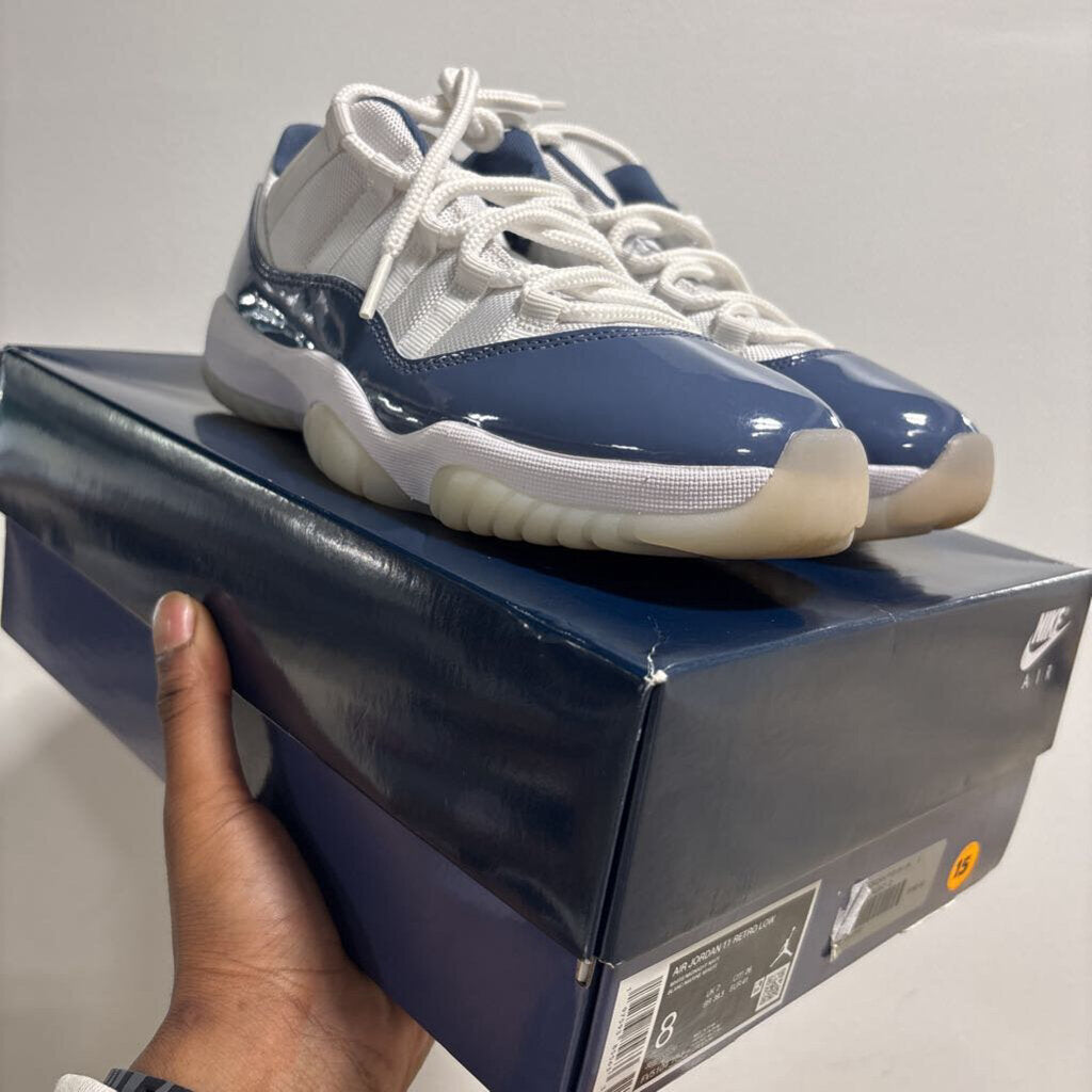 AIR JORDEN 11 // SIZE 8 // $100