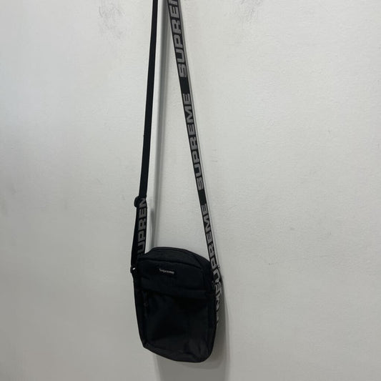 SUPREME CROSS BAG