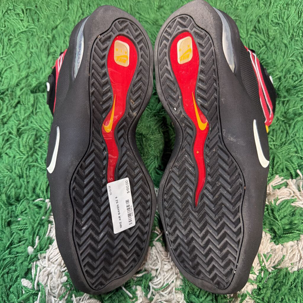 NIKE AIR BAKEN SZ 9