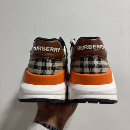 BURBERRY SNEAKERS // 41