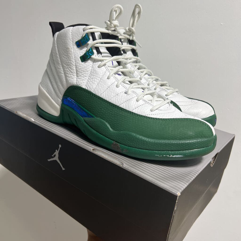 JORDAN 12 BUCKS // SZ 9