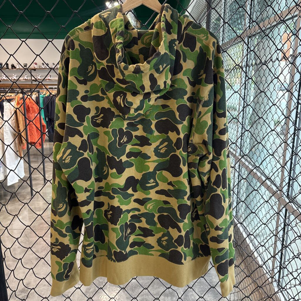 BAPE HOODIE // 3XL
