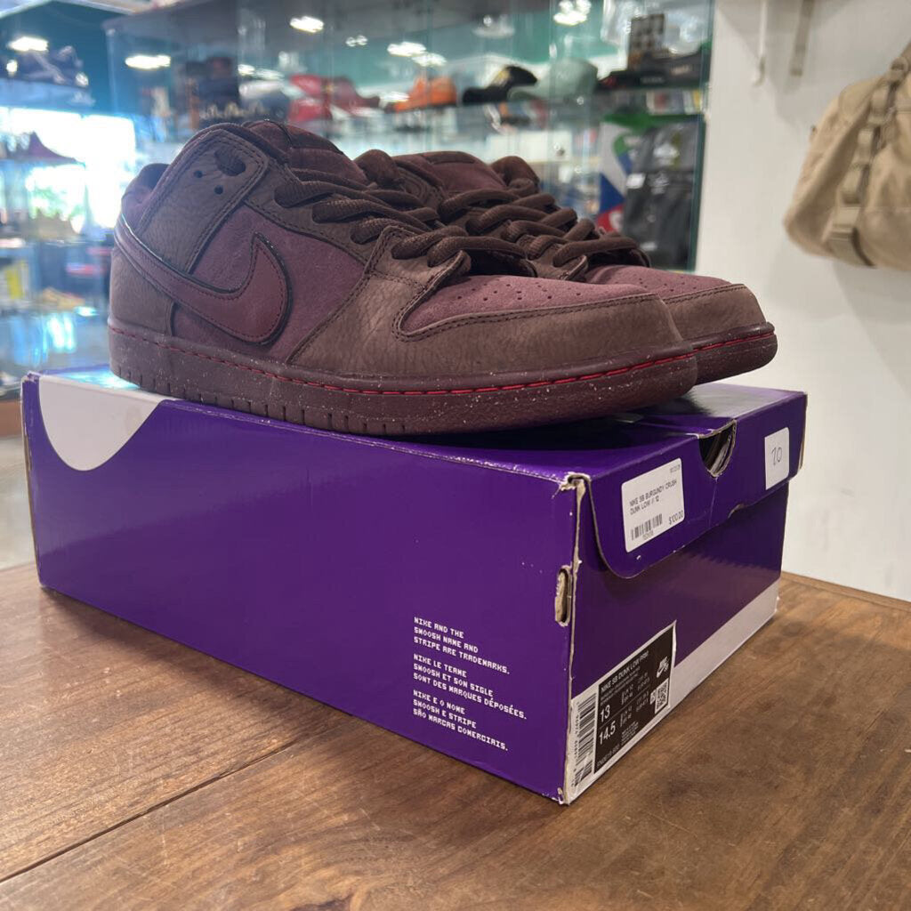 NIKE SB BURGUNDY CRUSH DUNK LOW // 13