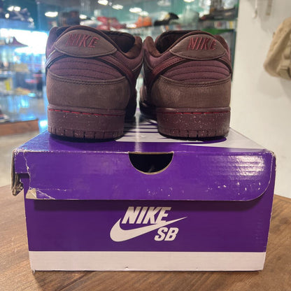 NIKE SB BURGUNDY CRUSH DUNK LOW // 13